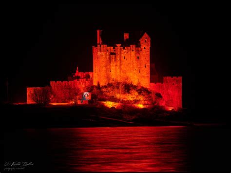 In Remembrance Eilean Donan Castle Lit Red In Remembrance Flickr