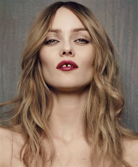 Hierin sprak kylie minogue de stem van margote in, en in mon ange uit 2005, die grotendeels in nederland. Picture of Vanessa Paradis