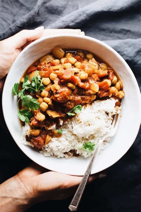 These warming vegan stew recipes will help! 25 Healthy Winter Stew Recipes - Basement Bakehouse