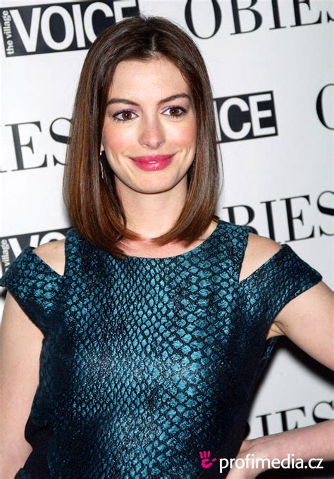 Celebrity Hairstyles Anne Hathaway Hairstyle Preview
