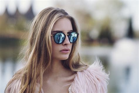 wallpaper blonde depth of field face portrait women outdoors sunglasses 2048x1367