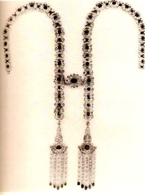 Yusupovs Jewelry Album Joyas Reales Broche De Perlas Collar De