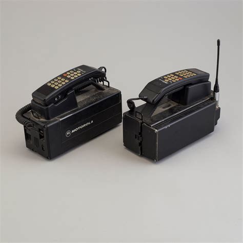 A Set Of Three Motorola And Siemens Phones 1980s Bukowskis
