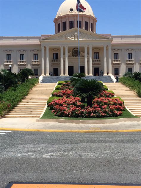 Trabajo descripción fan de república dominicana. Casa presidencial | Canas, República dominicana, Viajes