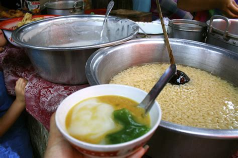 4 resep membuat martabak manis di rumah, masaknya mudah dan praktis, black forest, blueberry keju Resep Bubur Sumsum Enak - Resep Masakan Dapur Arie