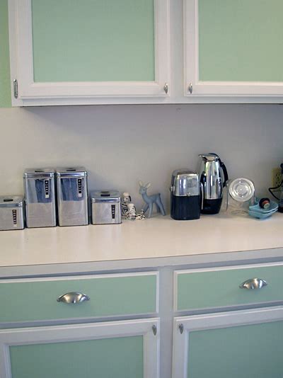 Your kitchen cabinets are a great place to refresh the look and decor of your kitchen. DIY: Painting Your Kitchen Cabinets | POPSUGAR Home