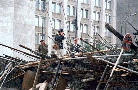 The Fall Of The Soviet Union In 36 Rarely Seen Photographs