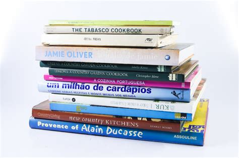 Doze Diversos Livros De Culinária