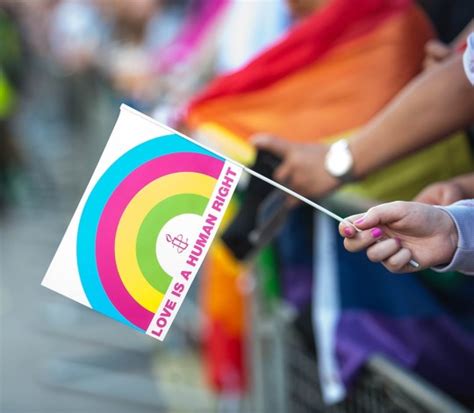 London Pride 2017 Wont Have Any Bisexual Groups Marching Metro News