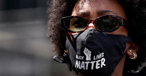 261 659 просмотров 261 тыс. Taco Bell to let employees wear Black Lives Matter face ...