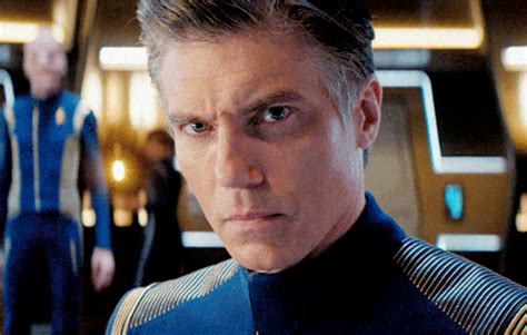 Captain Christopher Pike In Star Trek Discovery Anson Mount Daily