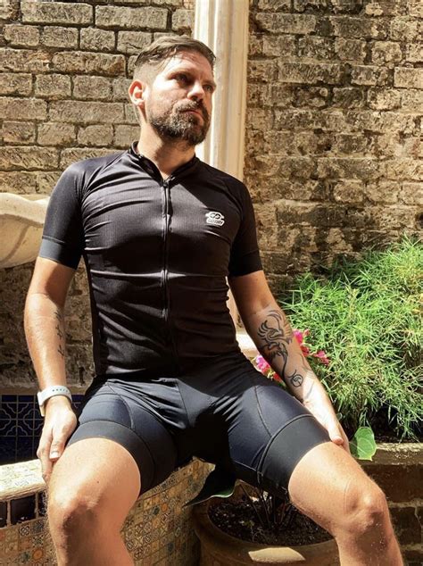 Pin By Brett Byars On Aerobic In Cycling Outfit Cycling Attire Men In Tight Shorts