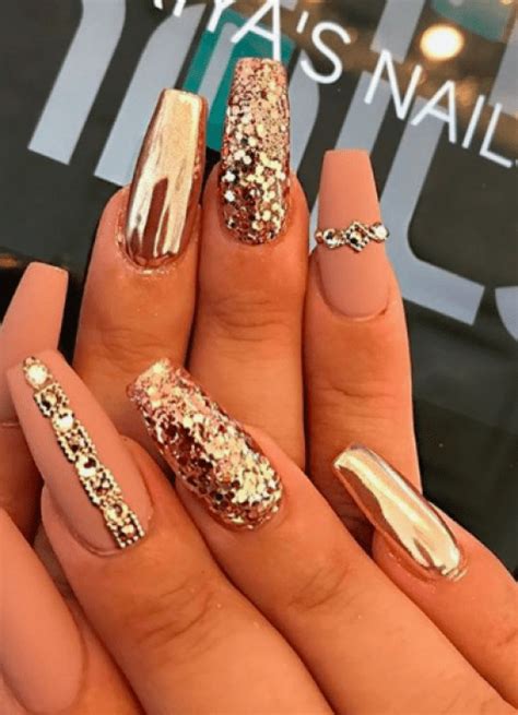 10 Glitter Nail Art Designs You Have To Try Society19 Uk