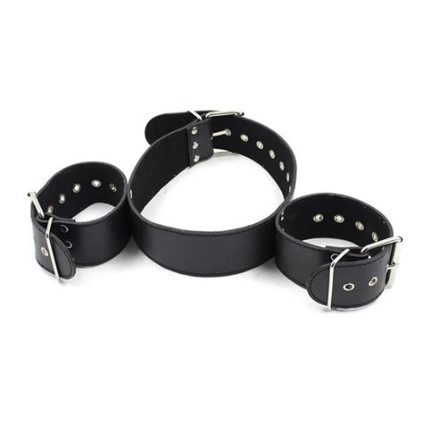 Top Quality Leather Flirt Sex Toy Sexy Handcuff Collar Kit Intimate