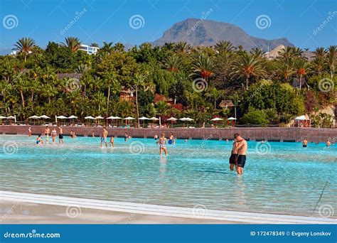 Spain Tenerife Adeje December 18 2018 People Have Fun In Aqua