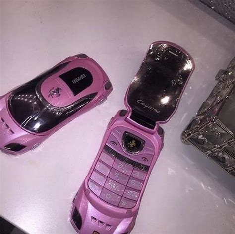 🖤 Chanel Flip Phone Aesthetic 2021