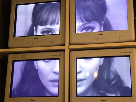 조금 여유를 가져서 원리 원칙을 조금 느슨히 풀고 용감하게 감정 표현하는 법을 배운다면 삶이 더욱 즐거워질 것입니다. "성인물 영상에 얼굴 합성해드려요"…딥페이크 기술 상업화 논란 ...