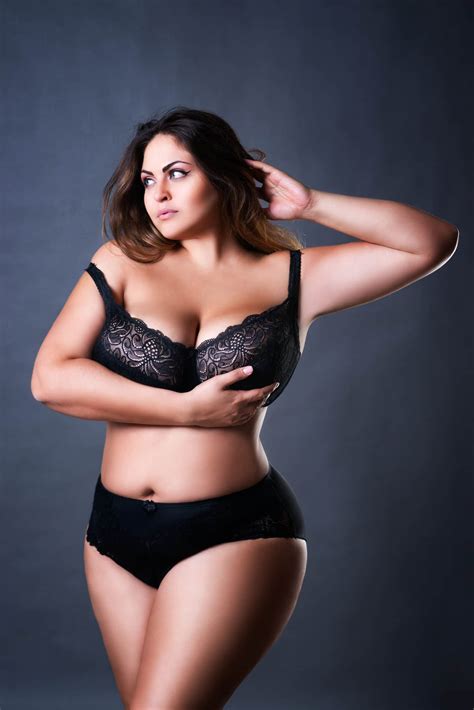 Top Tips For Plus Size Lingerie Modelling