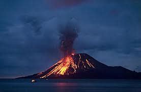 Sesuai dengan namanya gempa vulkanik atau gempa gunung api merupakan peristiwa gempa bumi yang disebabkan oleh gerakan atau aktifitas magma dalam gunung berapi. Abang Willie Berbagi: Jenis-Jenis Gempa Bumi