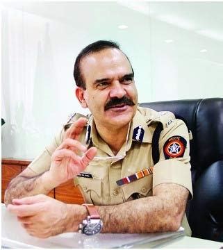 Since childhood, he was inclined towards civil services and in 1988 he cleared the upsc exam and joined maharashtra police as an ips officer. Thane: Activist alleges Thane top cop of trying to bribe him