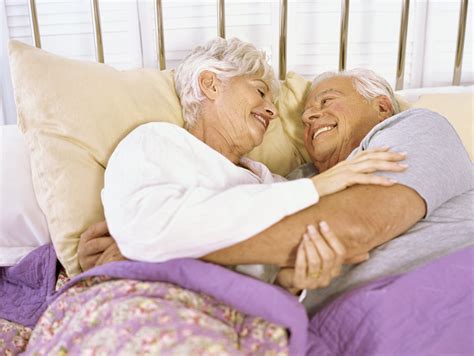 Regardless Of Age Older People Don T Retire From Having Sex Huffpost