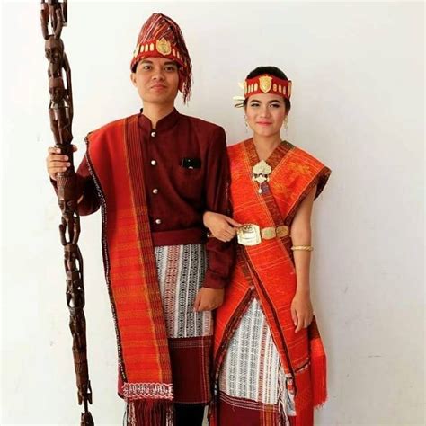 Jun 02, 2021 · medan pun menjadi kota yang multikultur. 10++ Pakaian Adat Sumatera Utara - Ragam Baju Tradisional ...