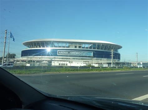 El gremio de porto alegre anunció este miércoles la llegada al banquillo del veterano técnico brasileño luiz felipe scolari, de 72 años, quien vivirá su cuarta etapa en el club. Check-in: Porto Alegre: Arena do Grêmio e Olímpico