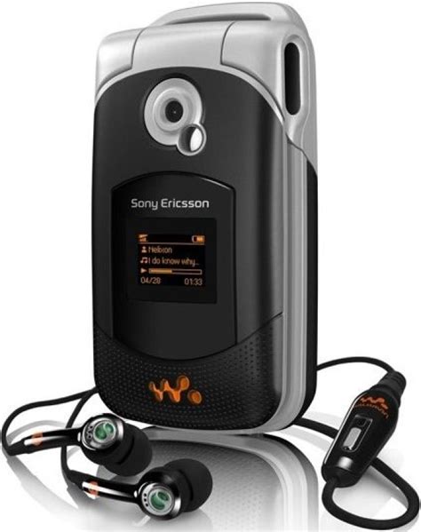 Sony Ericsson W300i Quad Band Walkman With Edge Engadget Walkman