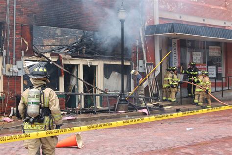 Princeton Fd Multiple Departments Aid In Downtown Farmersville