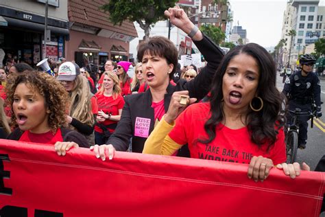 Photos Metoo Hundreds Attend Hollywood Rally Against Sexual Harassment Daily News