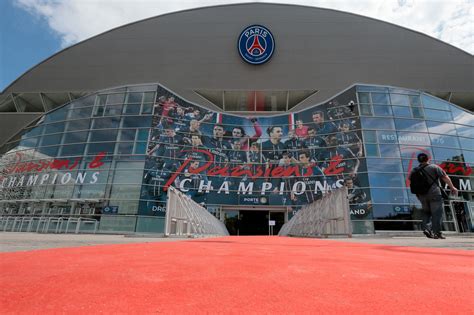 4 encuentros de la fase de. PSG : le Parc des Princes pourrait devenir la poule aux ...