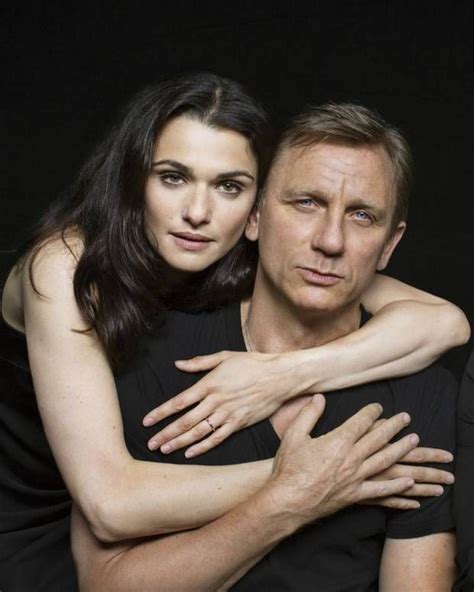 Daniel Craig And Rachel Weisz Embrace Harold Pinter Семейные портреты