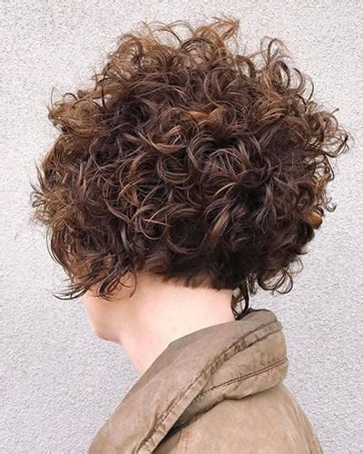 The Most Trendy Curly Hairstyles For Women In 2020 2021 Page 3 Of 17