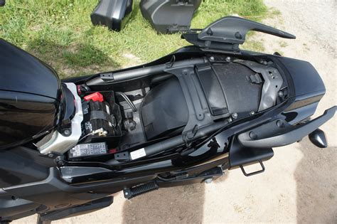 For this test, we rode all four models of the ctx at the intro—faired and nekkid, with and without dct/abs—but chose to take a ctx700 sans. Honda CTX700 DCT Prova su strada 2014 - 38/92