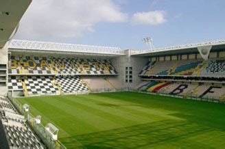 Das stadion des ehemaligen portugiesischen meisters boavista porto wird zwangsversteigert. Estádio do Bessa, Porto (Portugal)