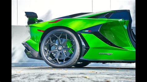 Lamborghini aventador vs lamborghini huracan. World's Best Supercars Lamborghini Aventador SVJ VS ...