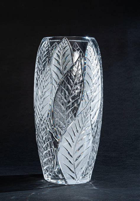 Cev 110099tr Clear Satin Crystal Vase David Michael Furniture