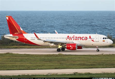 Airbus A320 214 W Avianca Aviation Photo 4753805