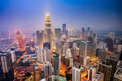 Kuala Lumpur Kaksoistornien Kaupunki Malesia Matkaopas