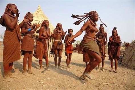 Pin By Lili Bíró On Csajos Himba People Himba Girl Tribes Of The World