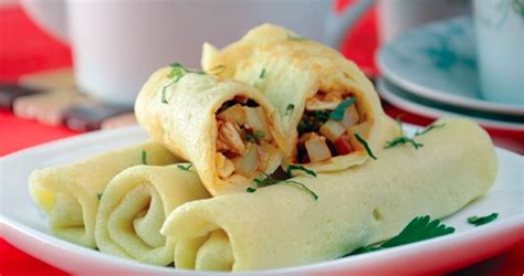 Kentang dibuat sebagai bergedel atau perkedel dengan dicampur dengan daging cincang atau kornet, menjadikan rasanya begitu nikmat.bahannya sebagai berikut:1. Jom Cuba 5 Jenis Resipi Snek Sebagai Juadah Minum Petang ...