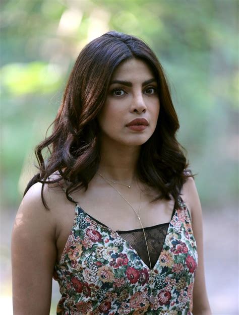 Priyanka Chopra Looks Hot During The Filming Of Her Tv Series Quantico In The Financial