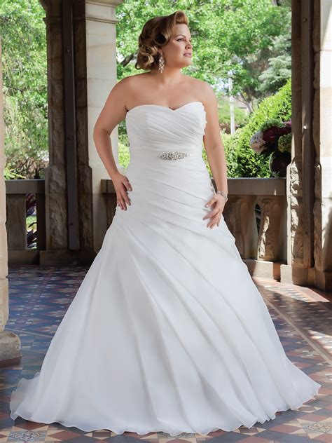 15 Plus Size Wedding Dresses To Make You Look Like Queen ...