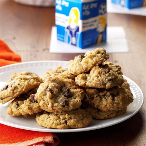 I make them small, so he can eat a few whenever he feels a little hungry. Diabetic Oatmeal Chocolate Chip Cookies | DiabetesTalk.Net