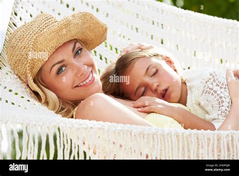 Mother Daughter Sunbathing Mom Mothers Mum Daughters Sun Tanning