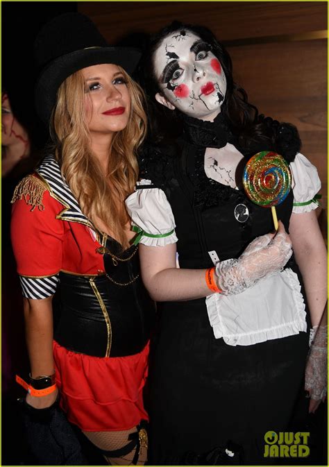 Ben Mckenzie And Michelle Trachtenberg Celebrate Halloween At Heidi Klum S Party Photo 3232221