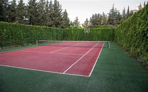 Terrain De Tennis Quels Travaux Pour L Installer Au Jardin Tennis Cours De Tennis Jardins