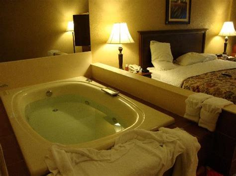 Hotels With Jacuzzi Hot Tubs Near Me
