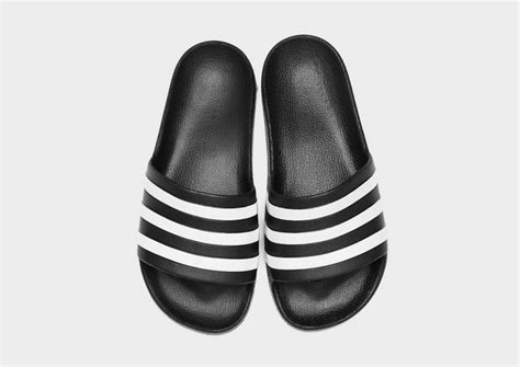 Bei uns geht es wie gewhont weiter. Shop den adidas Adilette Aqua Slipper Damen in Schwarz ...