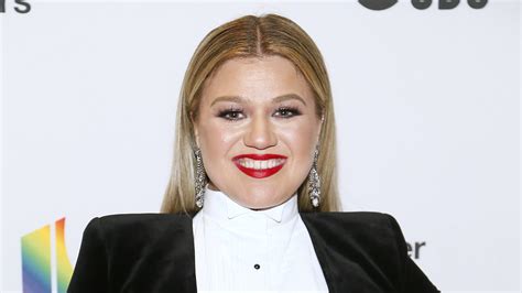 Kelly Clarkson Shares Her Biggest Fear About Her New Talk Show - SheKnows